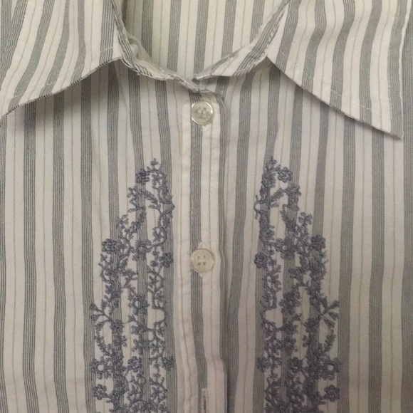 Embroidered shirt - Picture 3 of 7